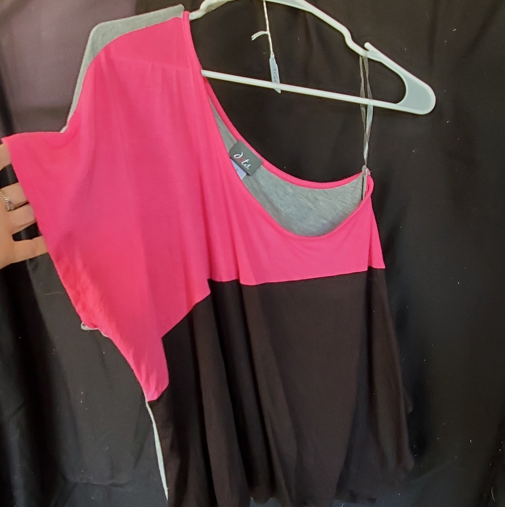 Dots tri color one shoulder top